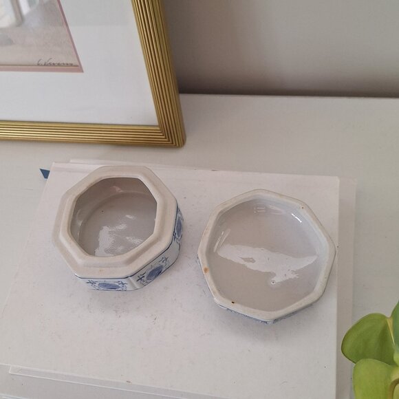 Vintage Blue and White porcelain trinket box jewelry jewellery box chinoiserie - Picture 8 of 9